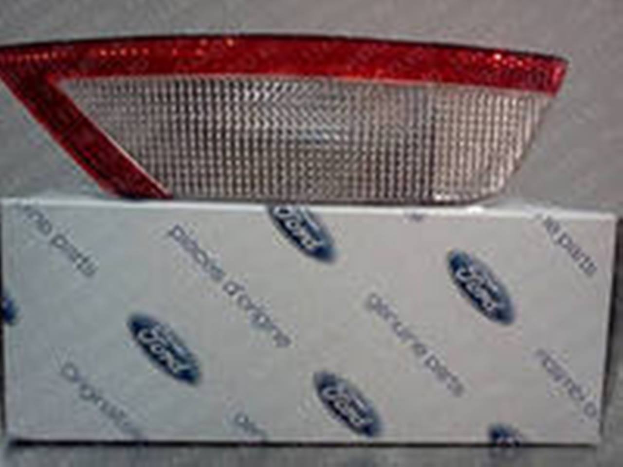 Фонарь задний правый FORD FOCUS II 2008- Фонарь задний правый FORD FOCUS II 2008-